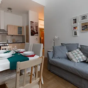 Otel Gozsdu Court